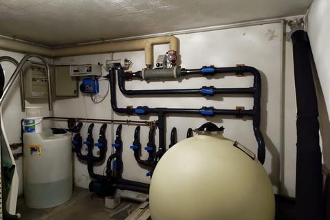 Local technique filtration et équipement piscine